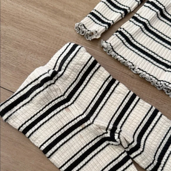 Zara Black and Cream Ribbed Knit Ensemble - Picture 2 of 3